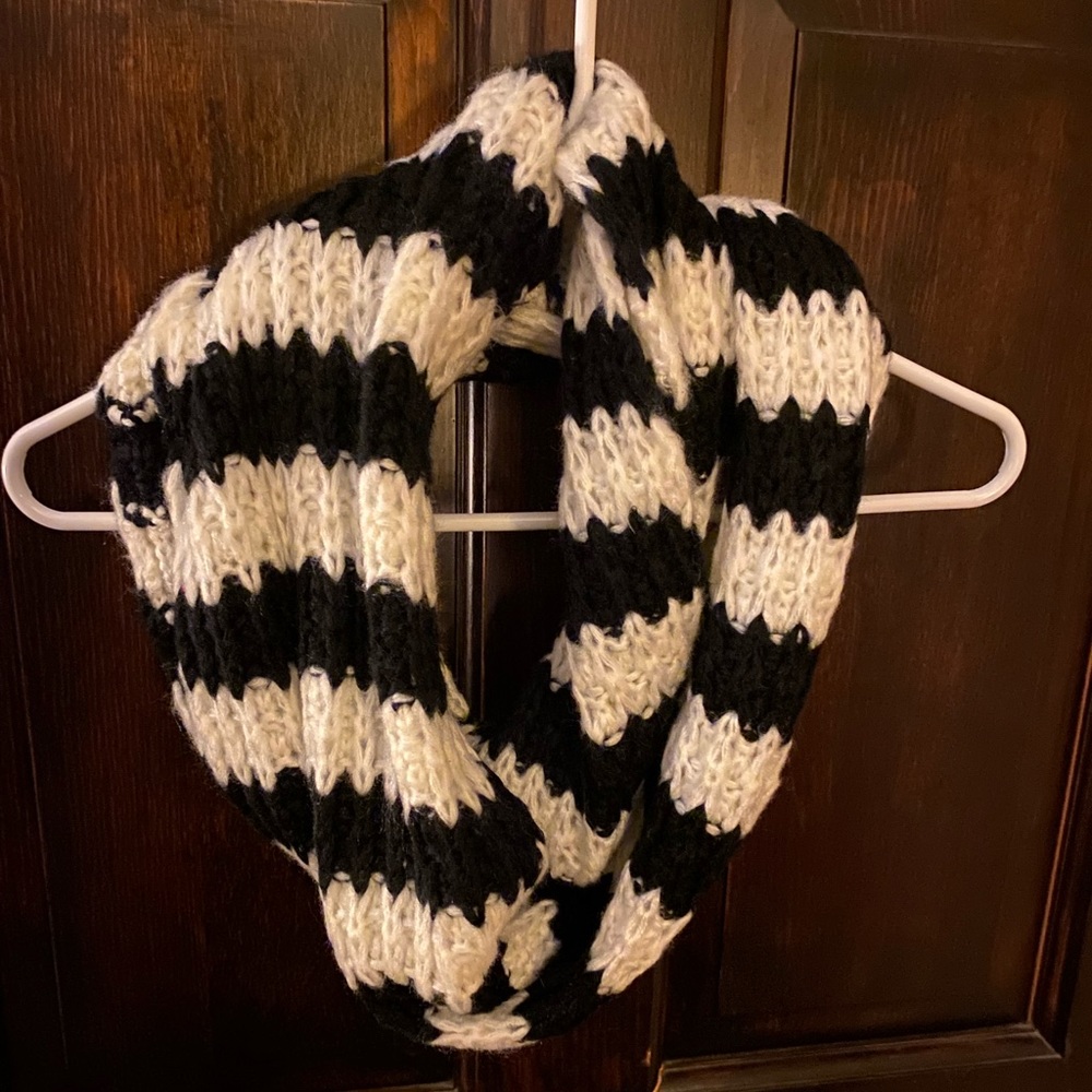 Infinity scarf
